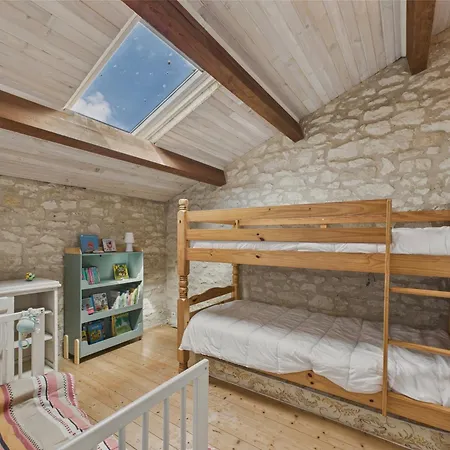 בית נופש Maison En Pierre Pour 4 Adultes,2 Enfants Avec Jardin